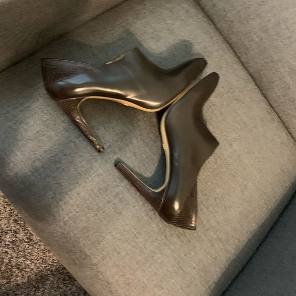 Ann Taylor Liana Pointy Shootie - Picture 4 of 4